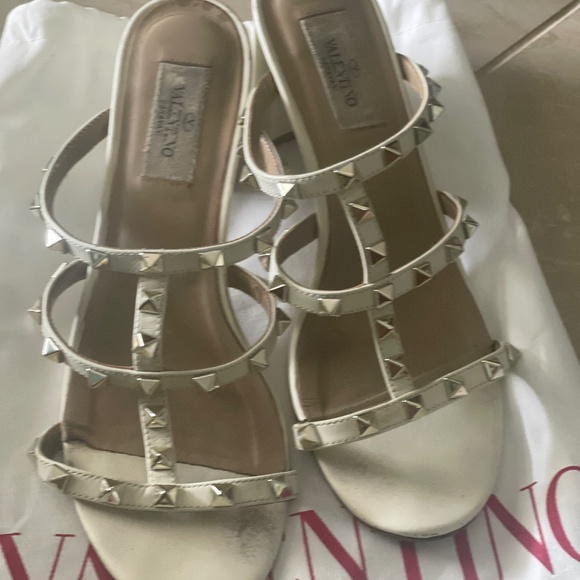 Valentino garavani - Picture 1 of 3